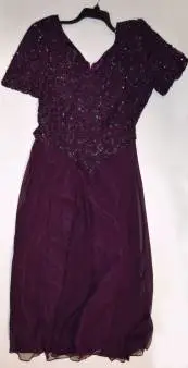 HE Department Store Shelf-Pull Women's Dresses & Suits Lots